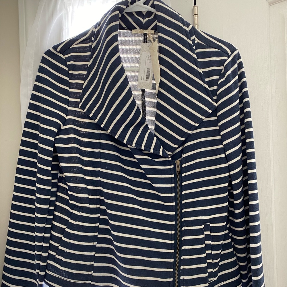 Brand new jacket style top